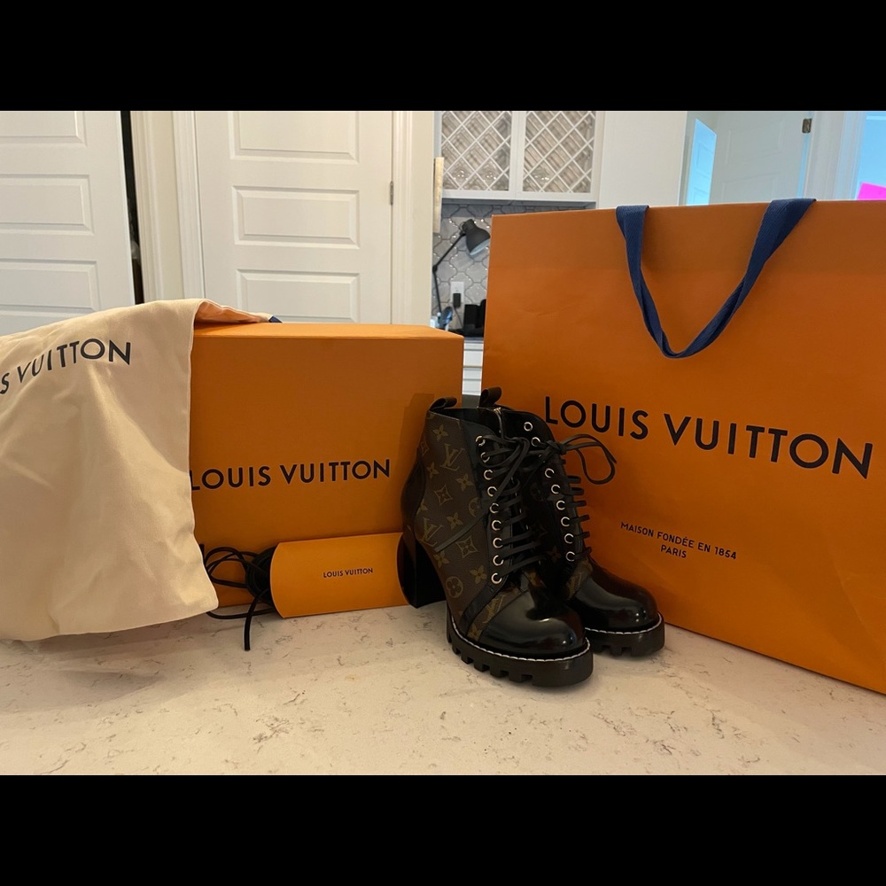 Louis Vuitton Star Trail Ankle Boots 39